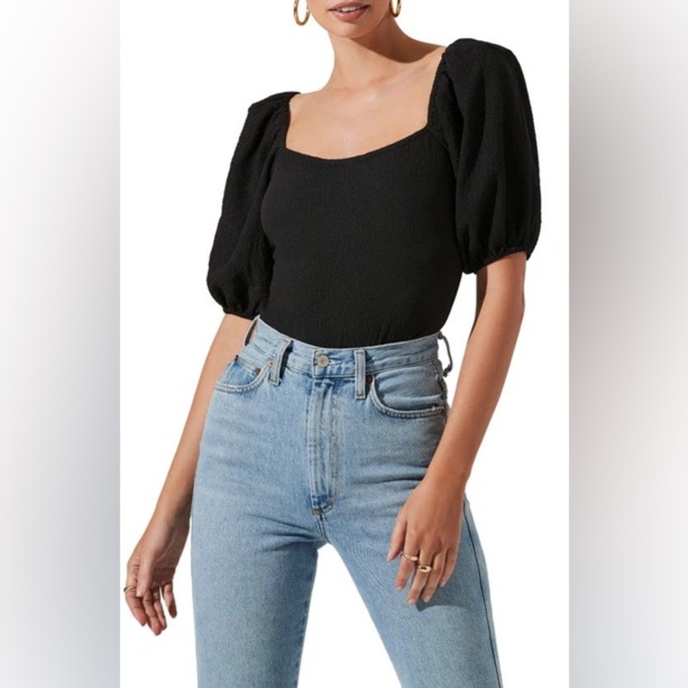 NWT ASTR XS Puff Sleeve Textured Bodysuit in Black